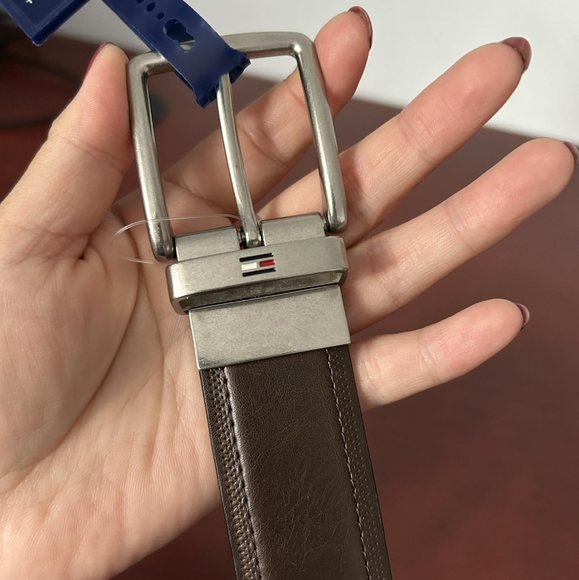 Tommy Hilfiger men's reversible belt size S - Picture 3 of 5